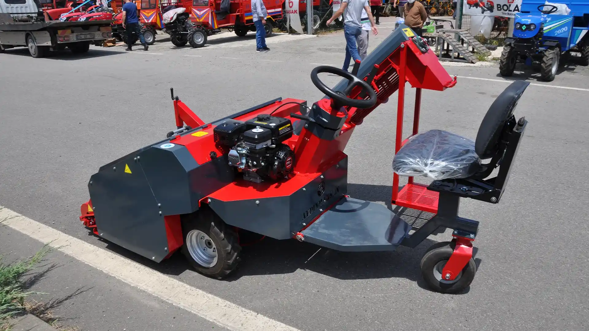 KOBRA-1300 Fındık Toplama Makinesi